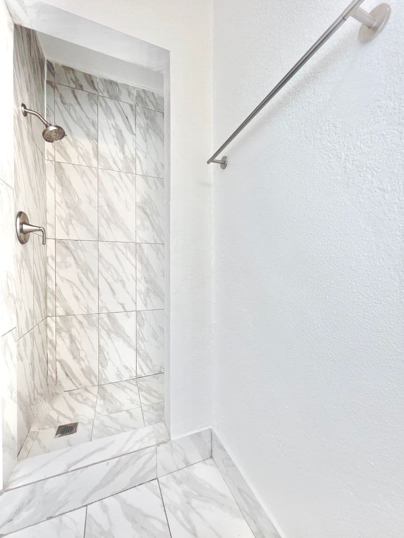 Los Angeles Apartment: 1301 N. Stanley Ave