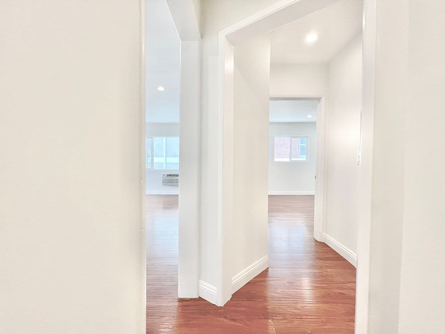 Los Angeles Apartment: 956 Elden Ave