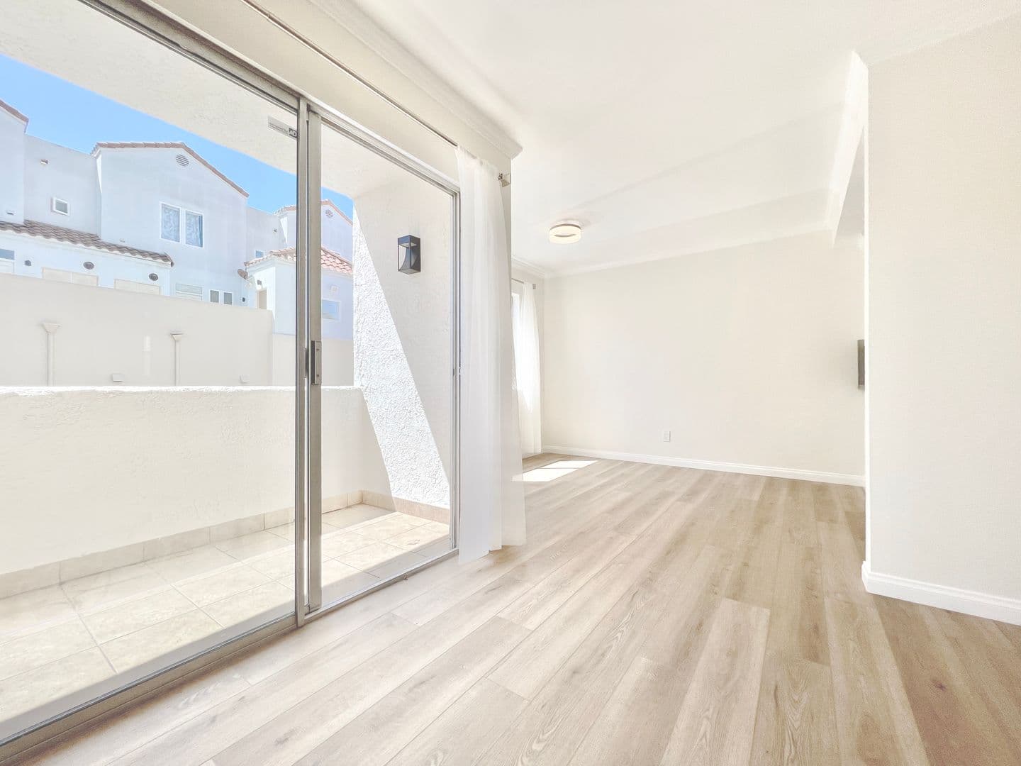 Santa Monica Apartment: 1142-1148 9th St