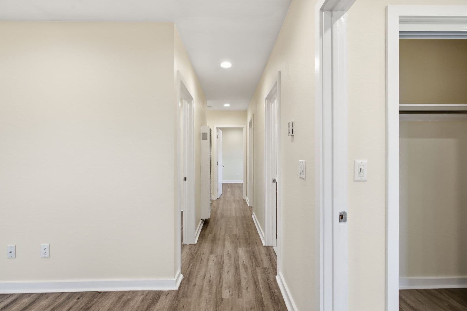 Los Angeles Apartment: 8910 S Avalon Blvd