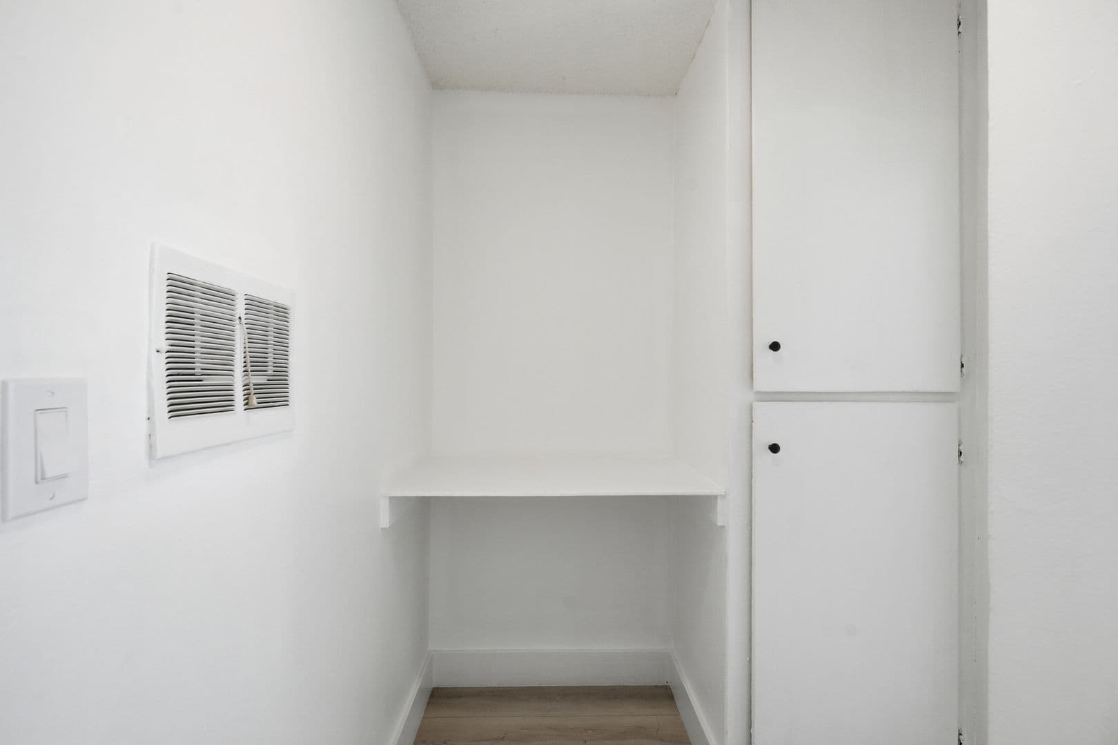 Los Angeles Apartment: 3318 Drew Street
