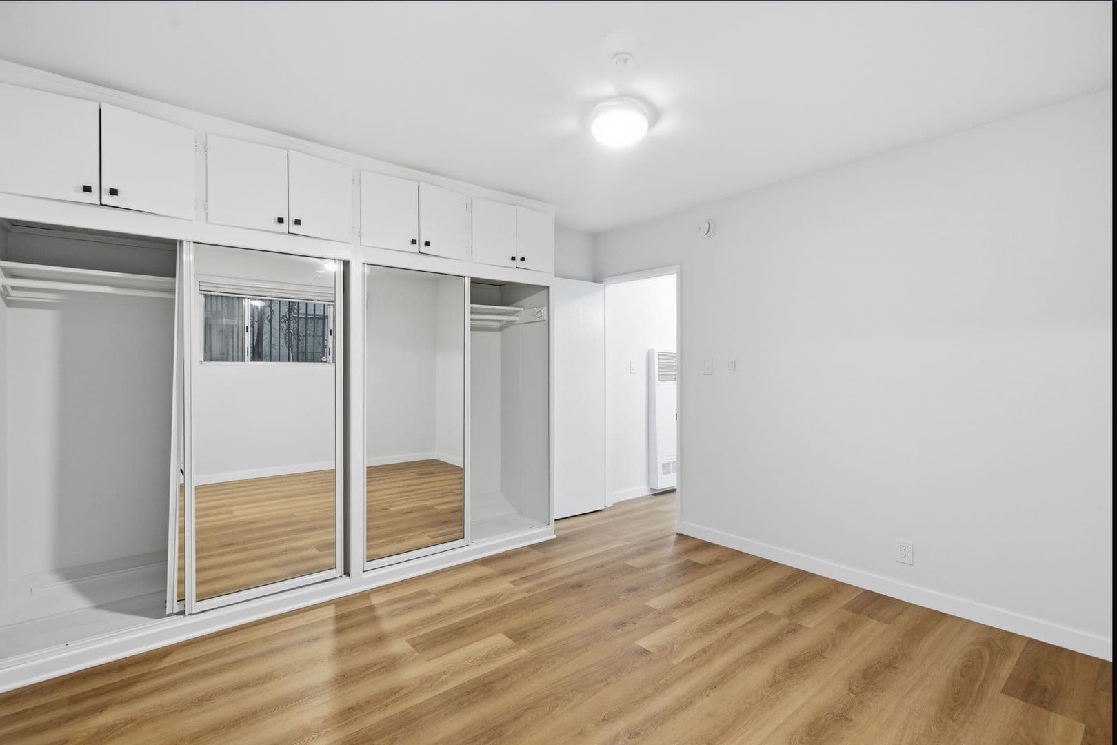 Los Angeles Apartment: 1138 Cardiff Avenue