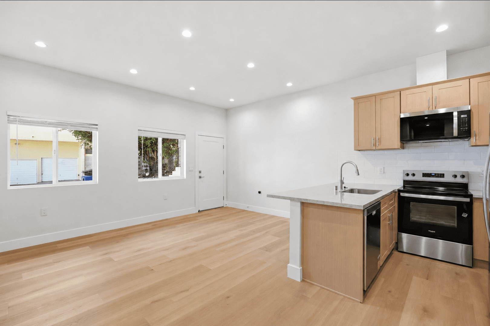 Sherman Oaks Apartment: 14007 Moorpark Street