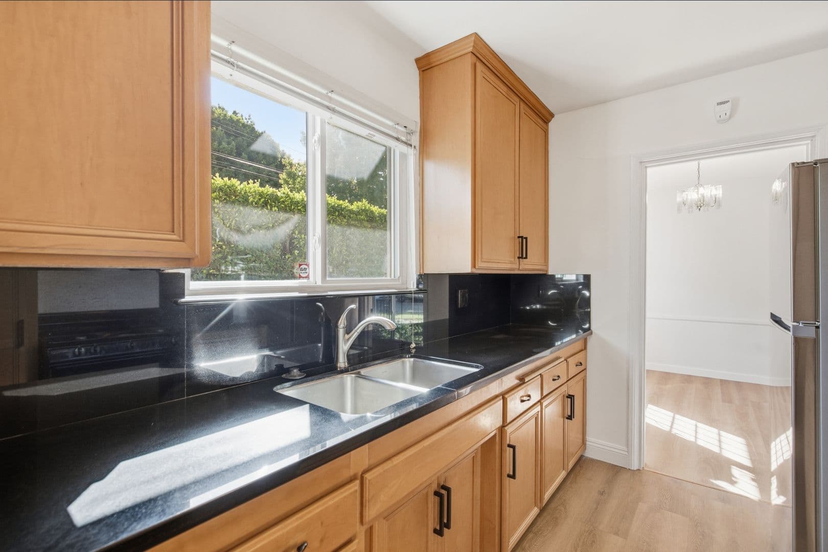Los Angeles Apartment: 1138 Cardiff Avenue