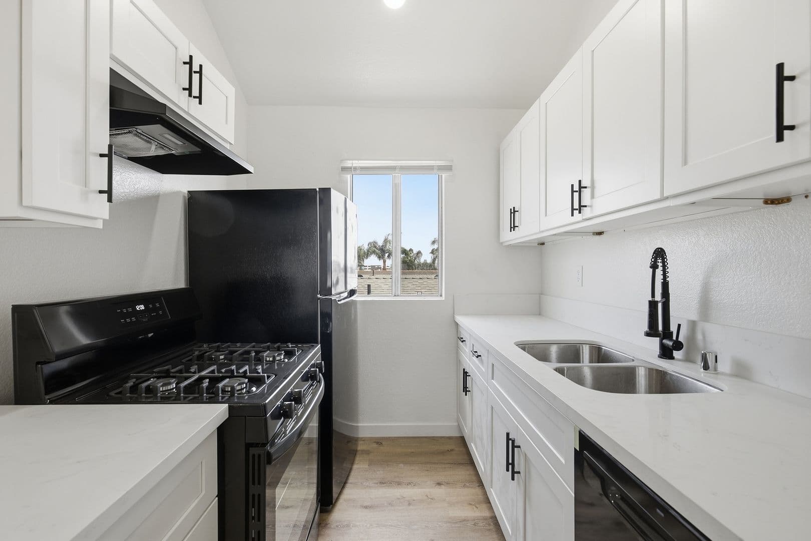 Inglewood Apartment: 511 E 99th Street