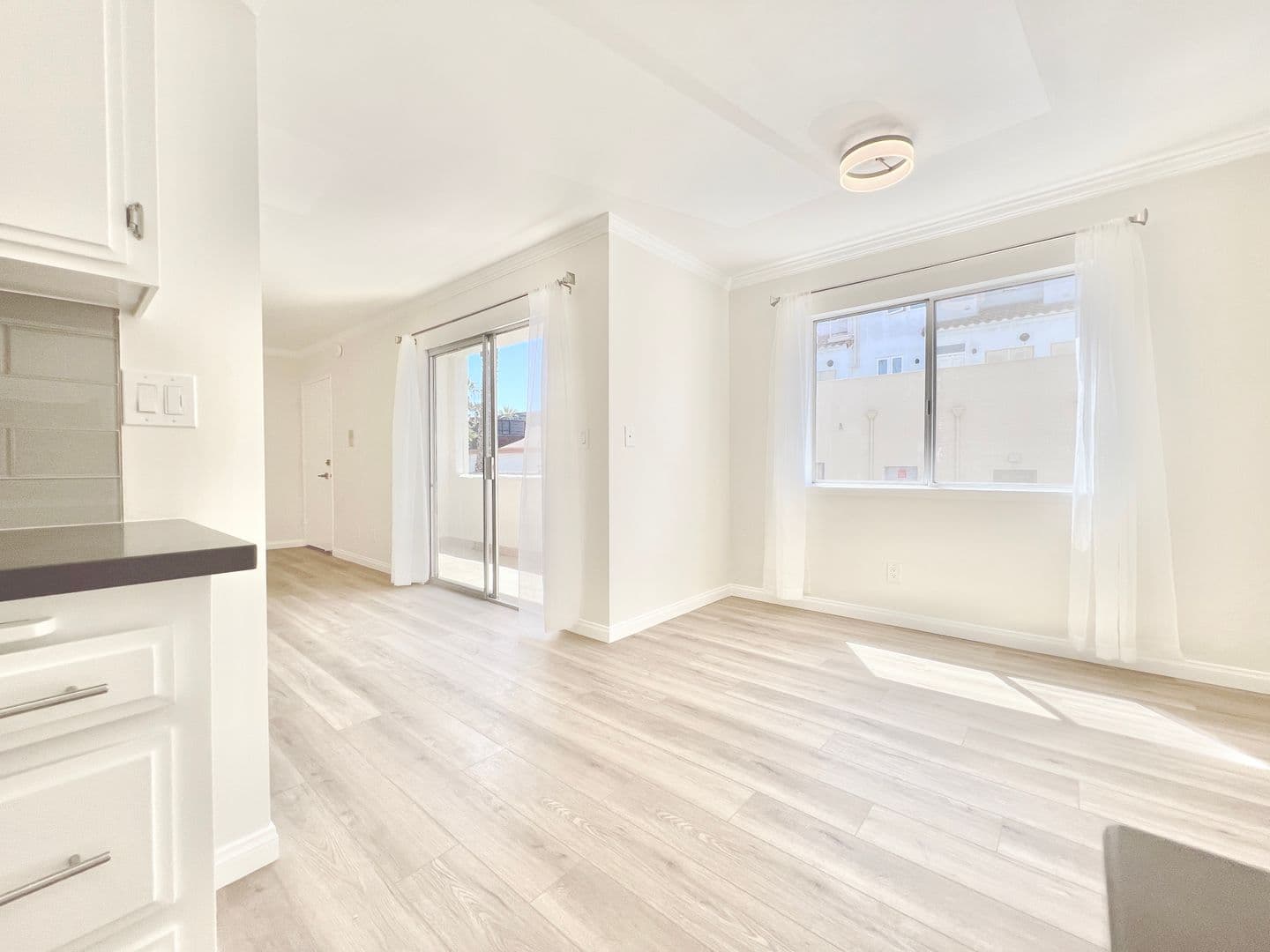 Santa Monica Apartment: 1142-1148 9th St