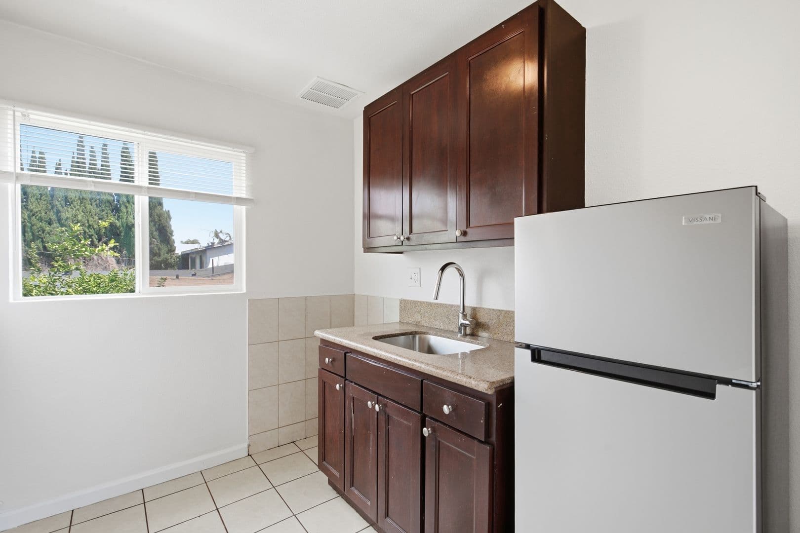 Huntington Park Apartment: 7101 Rugby Ave