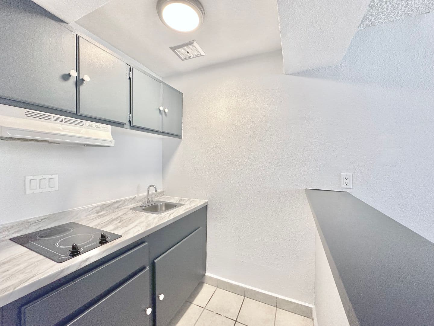 Anaheim Apartment: 2630 West Lincoln Ave