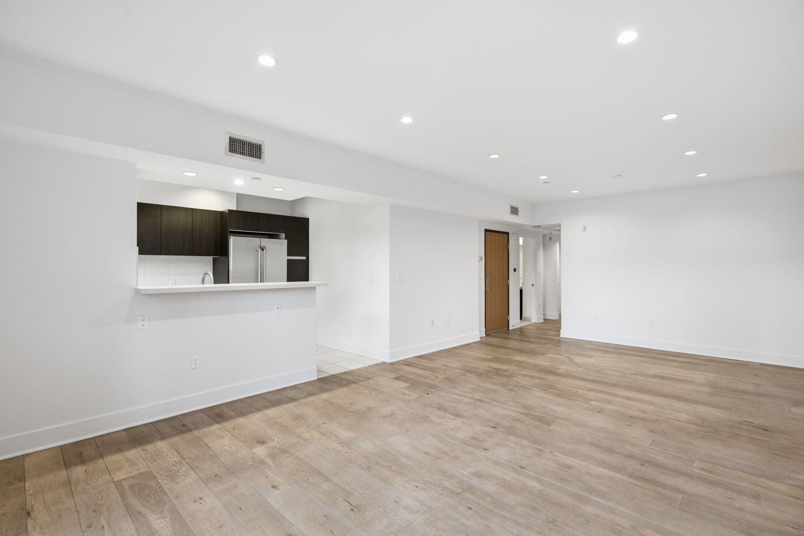 Los Angeles Apartment: 843 N Fuller Avenue