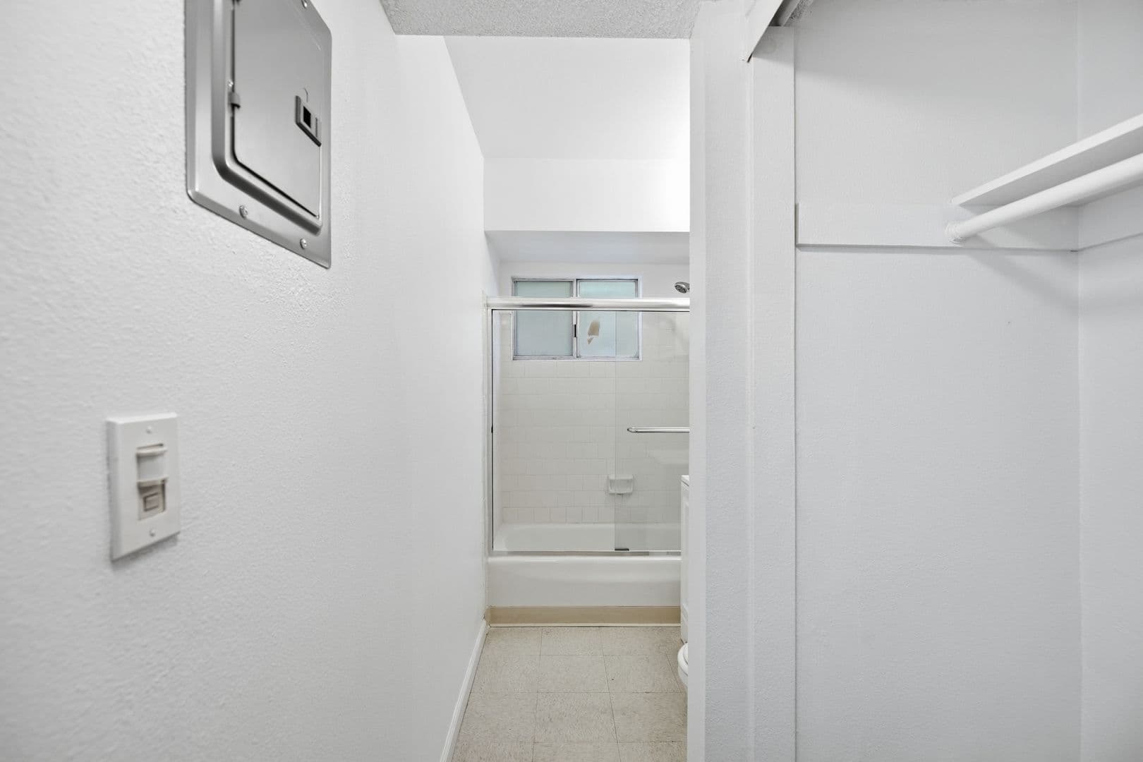 Pomona Apartment: 475 E Foothill Blvd