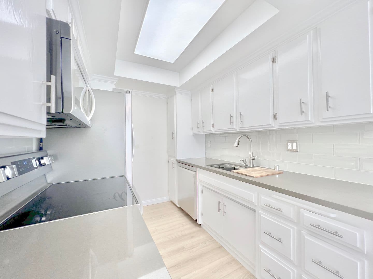 Santa Monica Apartment: 1142-1148 9th St