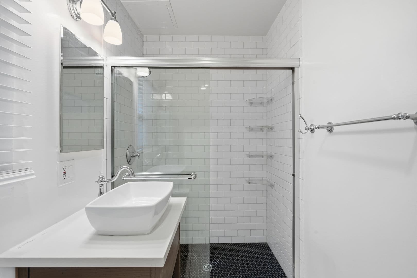 Santa Monica Apartment: 1313 Pico Blvd
