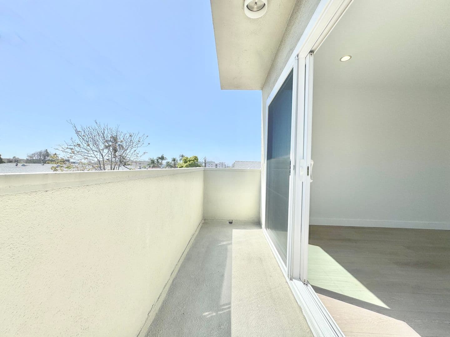Los Angeles Apartment: 8616 Whitworth Drive