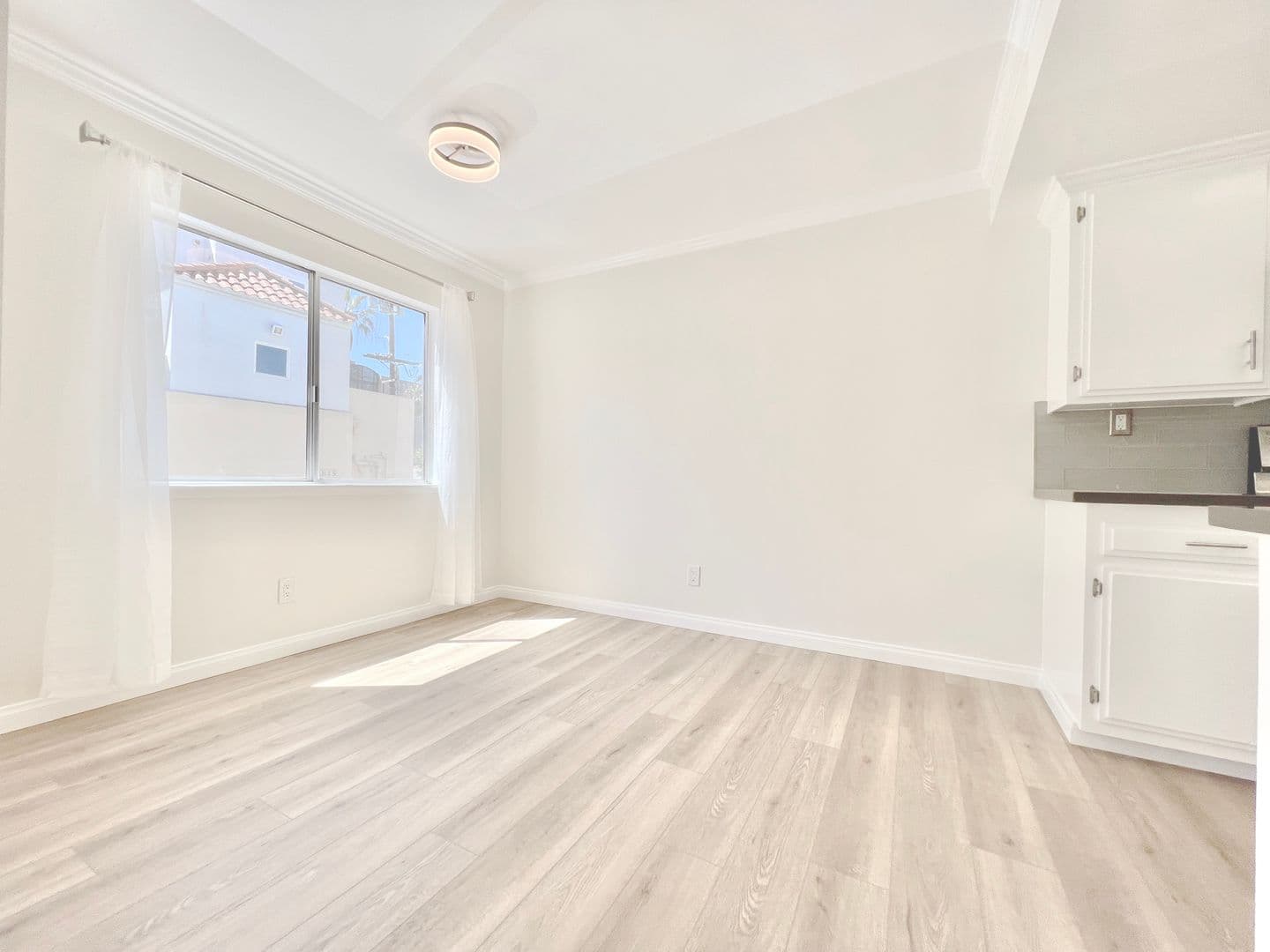 Santa Monica Apartment: 1142-1148 9th St