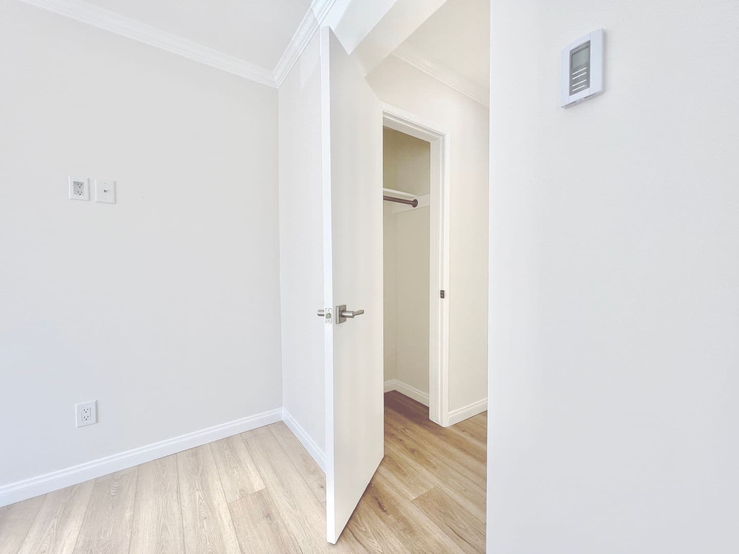 Santa Monica Apartment: 1142-1148 9th St