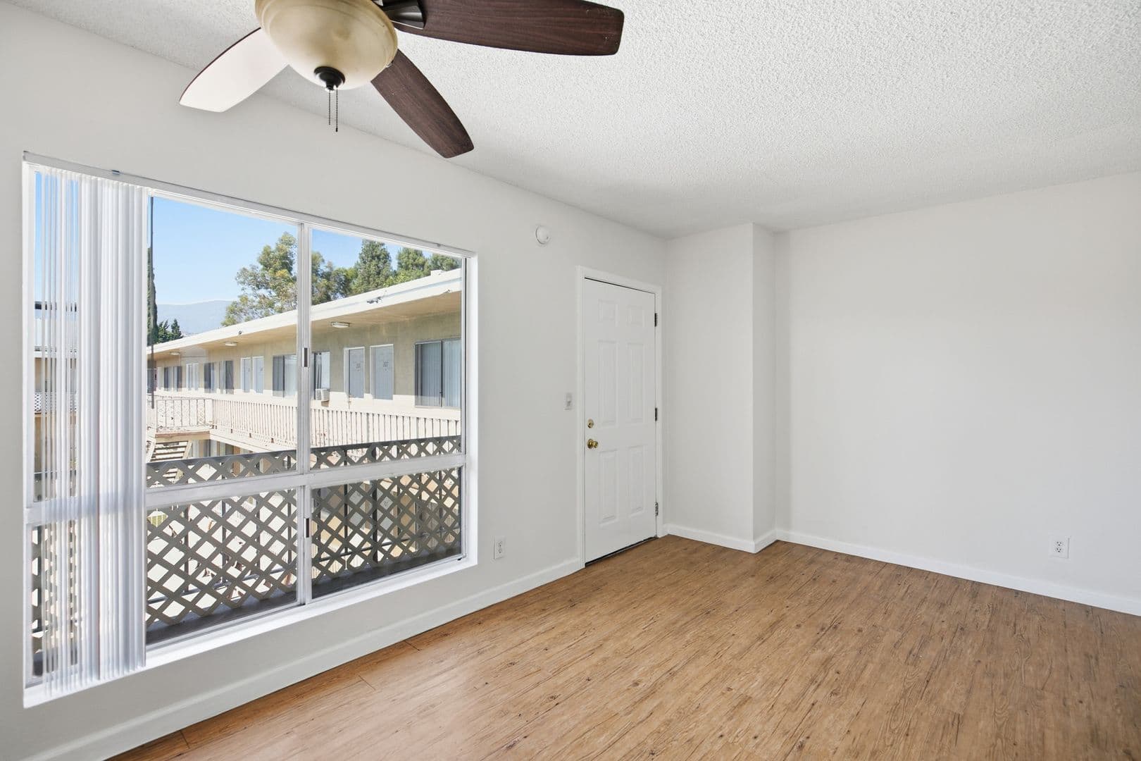 Pomona Apartment: 475 E Foothill Blvd