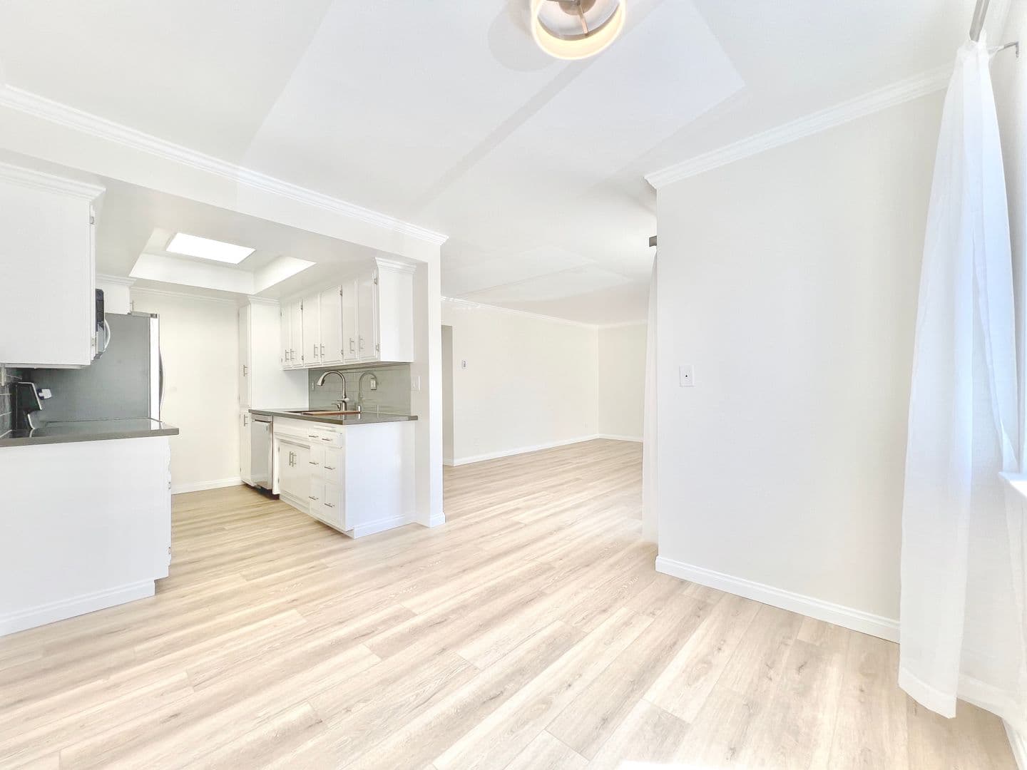 Santa Monica Apartment: 1142-1148 9th St