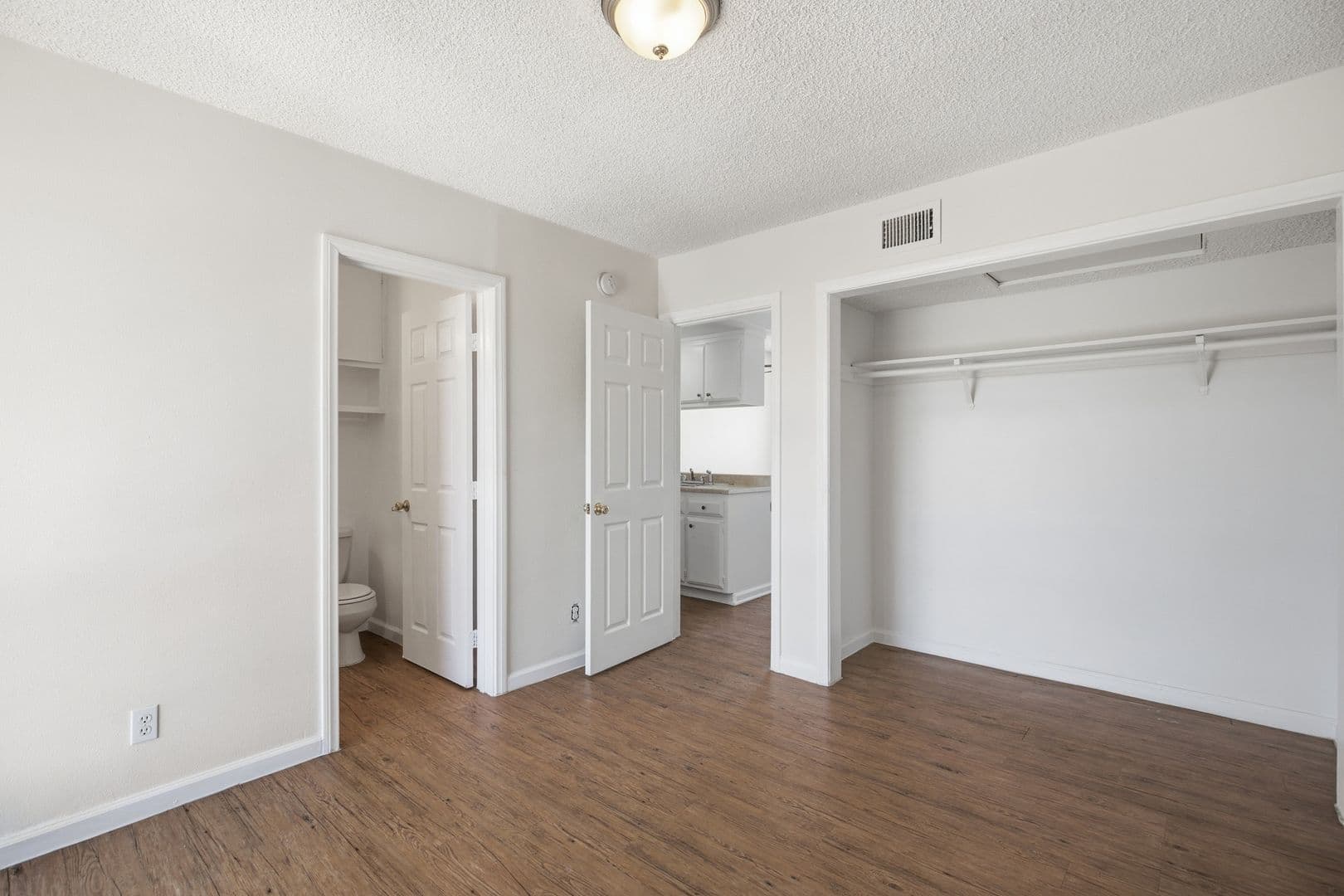 Pomona Apartment: 475 E Foothill Blvd