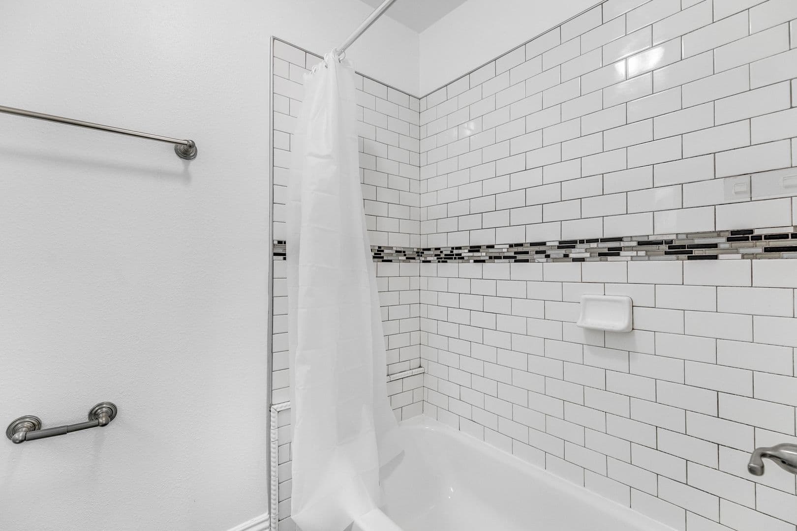 Los Angeles Apartment: 1424-1430 Echo Park Avenue