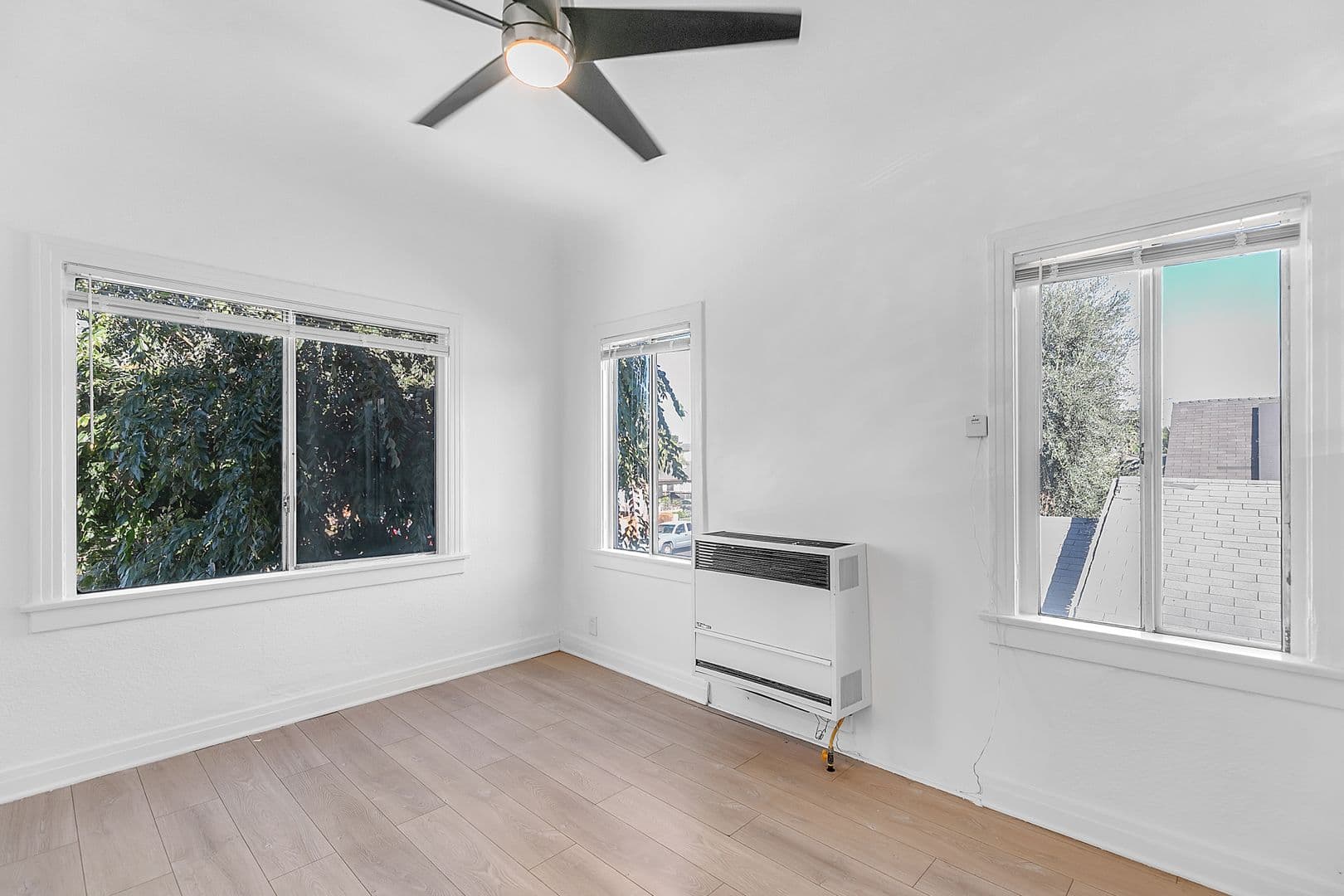 Los Angeles Apartment: 1524 E. 52nd Street
