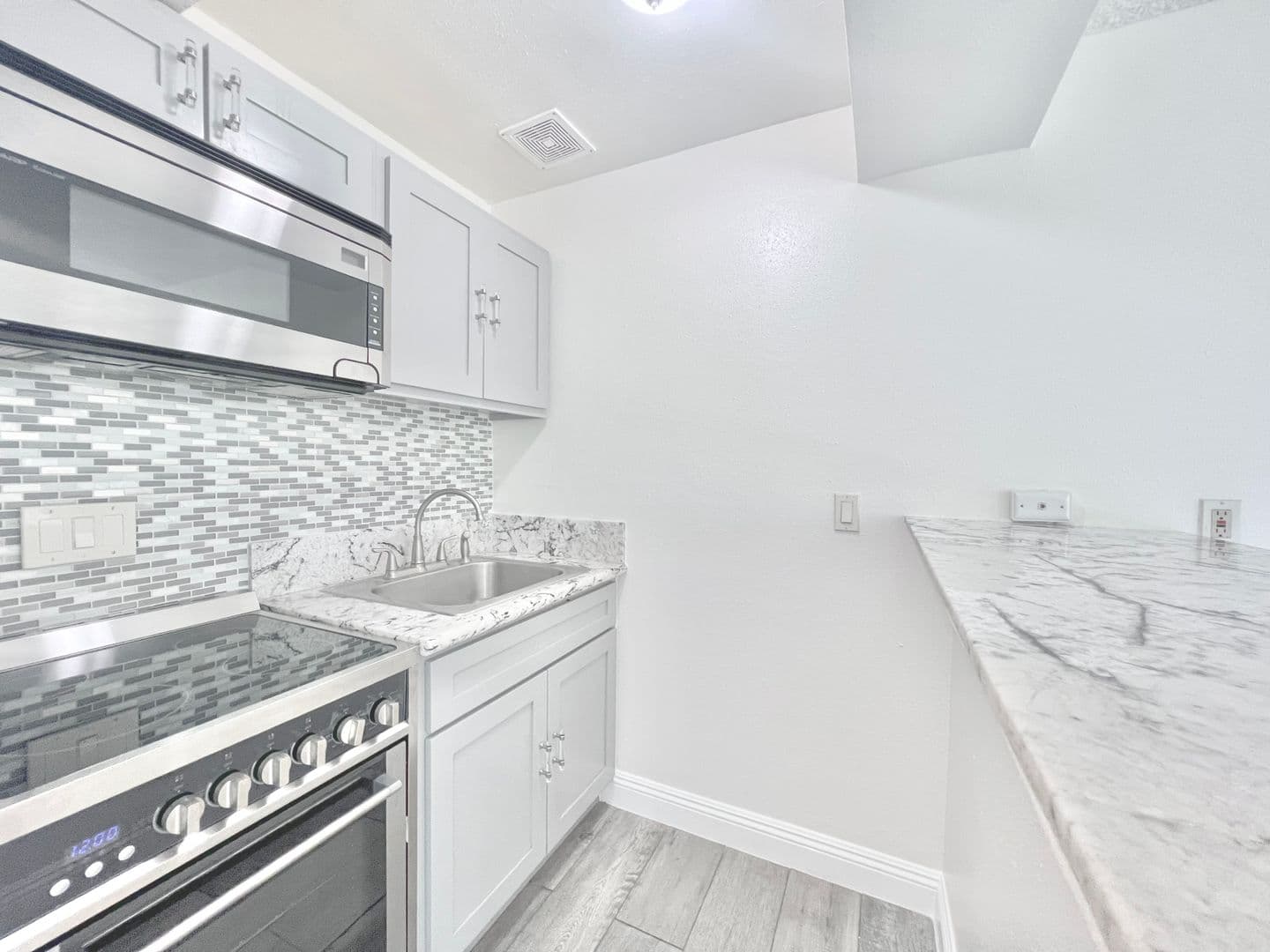 Anaheim Apartment: 3360 West Lincoln Avenue