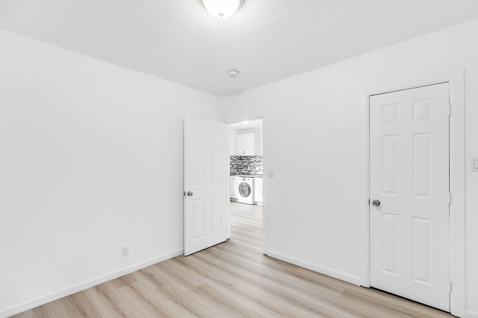 Los Angeles Apartment: 1424-1430 Echo Park Avenue