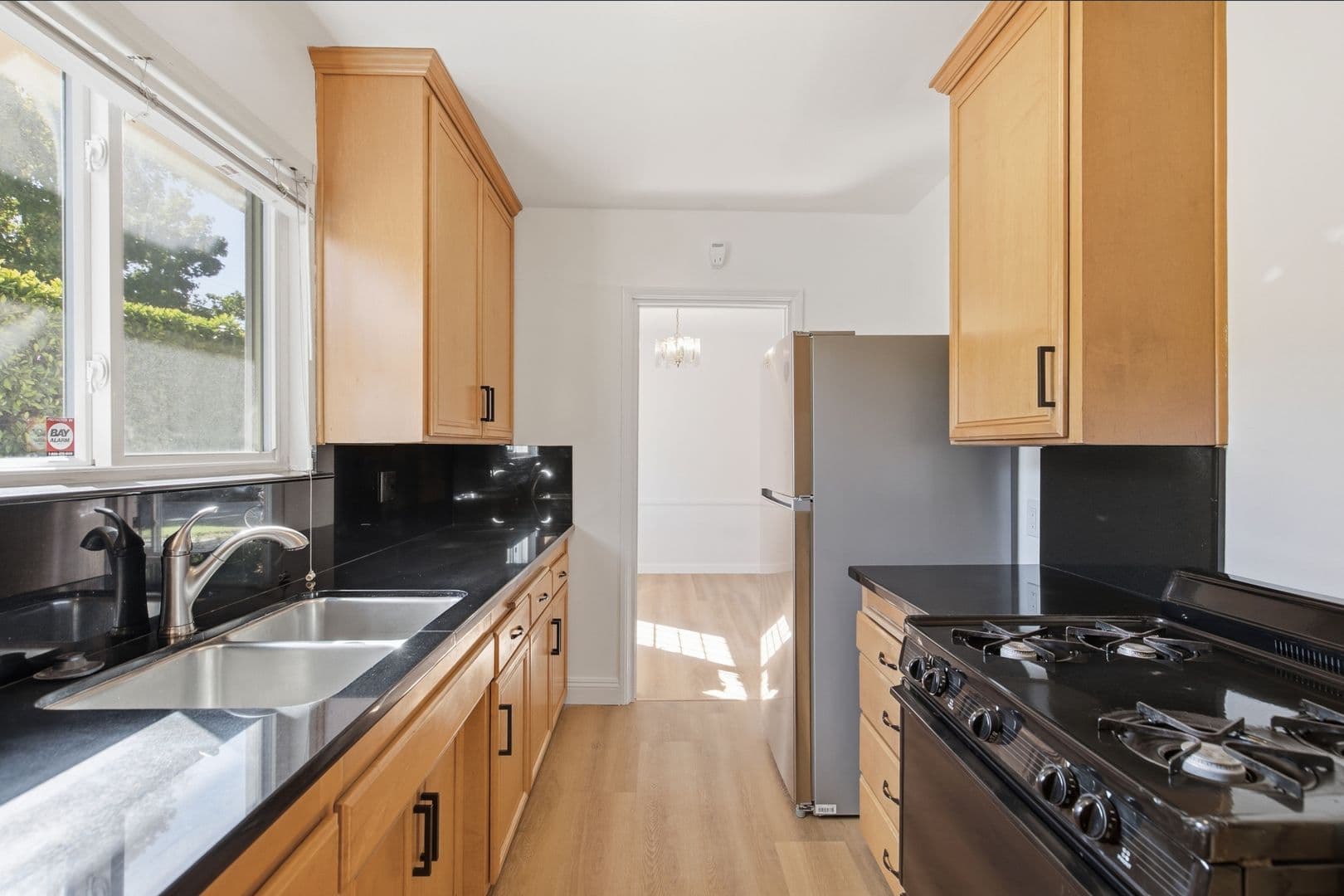 Los Angeles Apartment: 1138 Cardiff Avenue