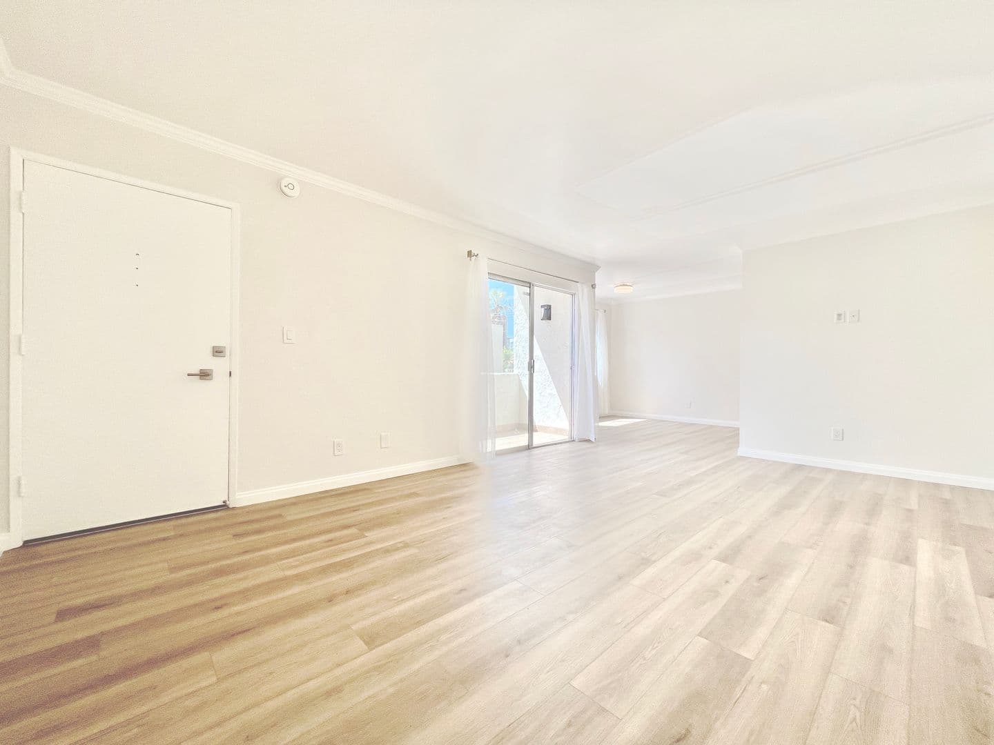 Santa Monica Apartment: 1142-1148 9th St