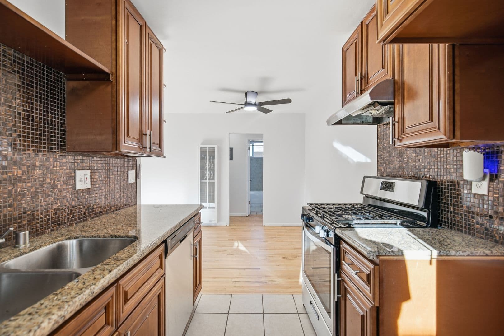 Sherman Oaks Apartment: 14620-14626 Magnolia Blvd