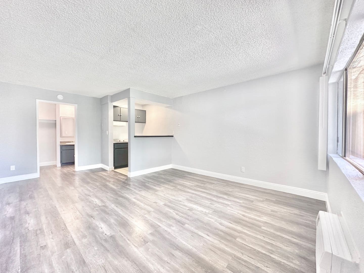 Anaheim Apartment: 2630 West Lincoln Ave