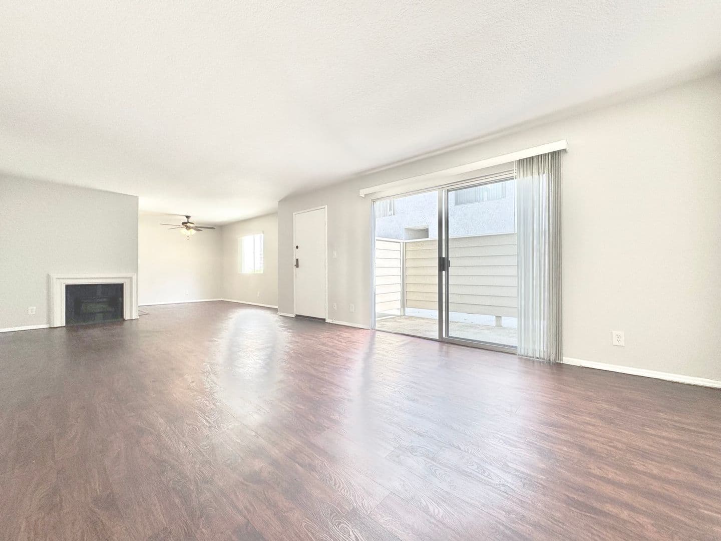 Sherman Oaks Apartment: 14455 Dickens St