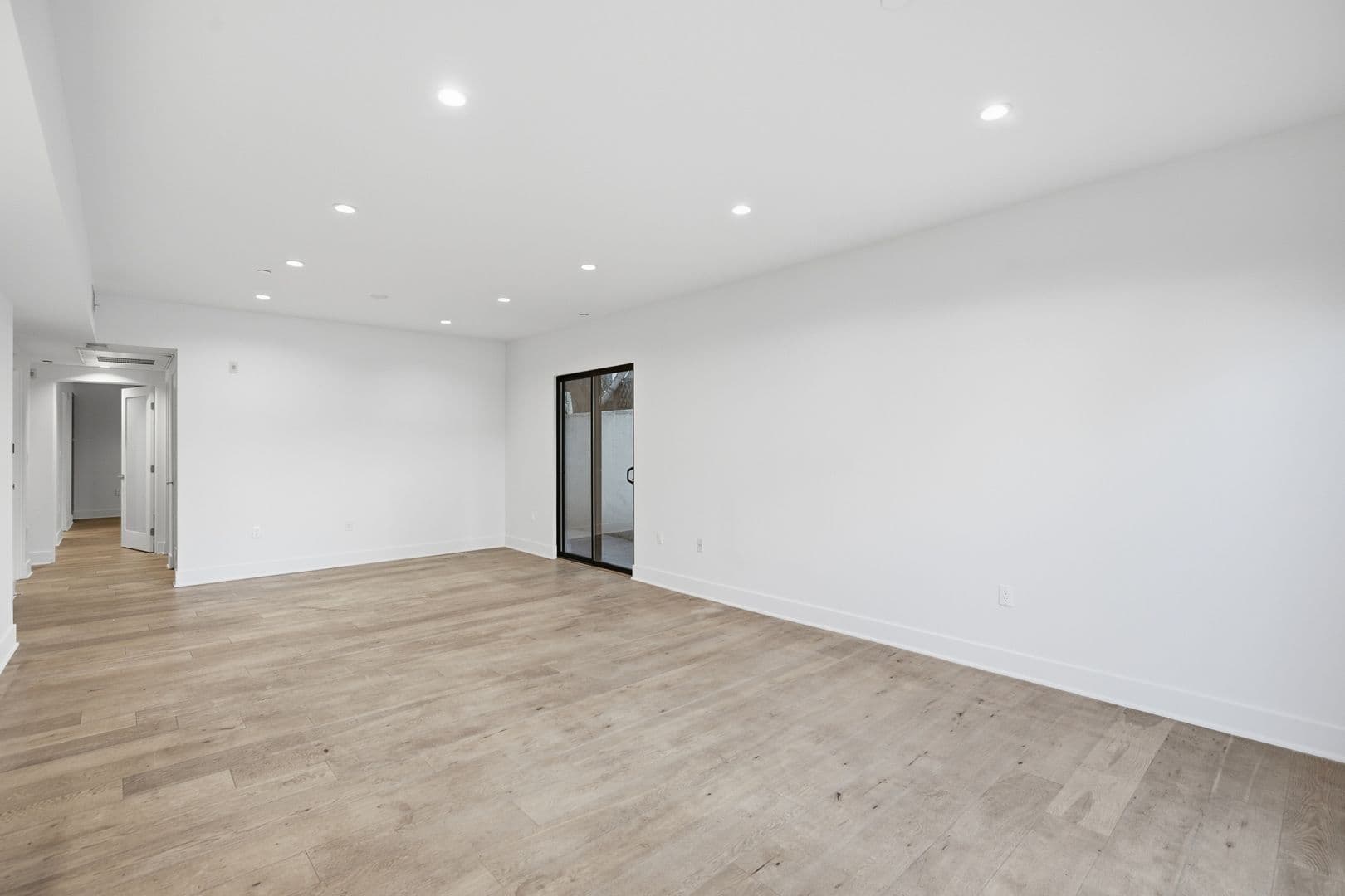 Los Angeles Apartment: 843 N Fuller Avenue
