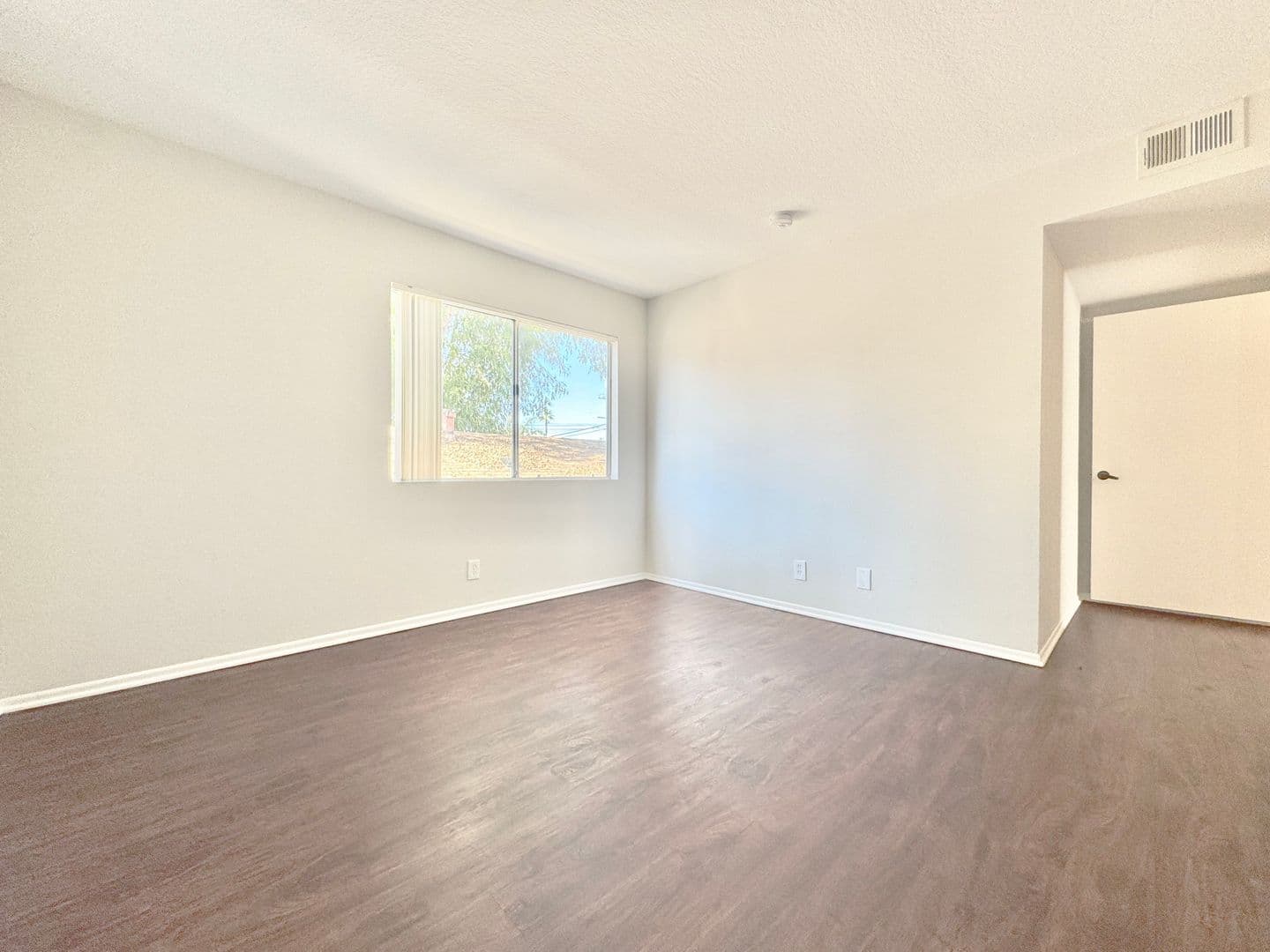 Sherman Oaks Apartment: 14455 Dickens St