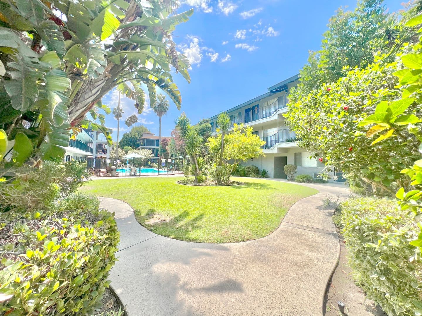 Anaheim Apartment: 3360 West Lincoln Avenue