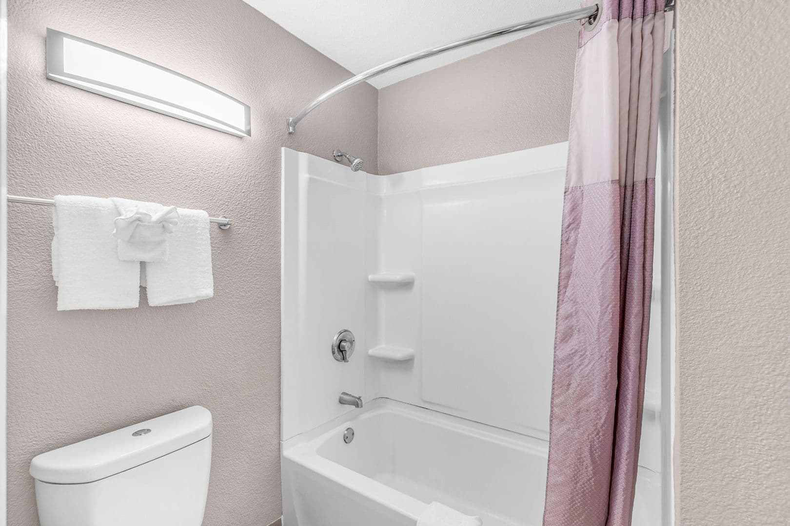 Thousand Oaks Apartment: 1516 Newbury Rd