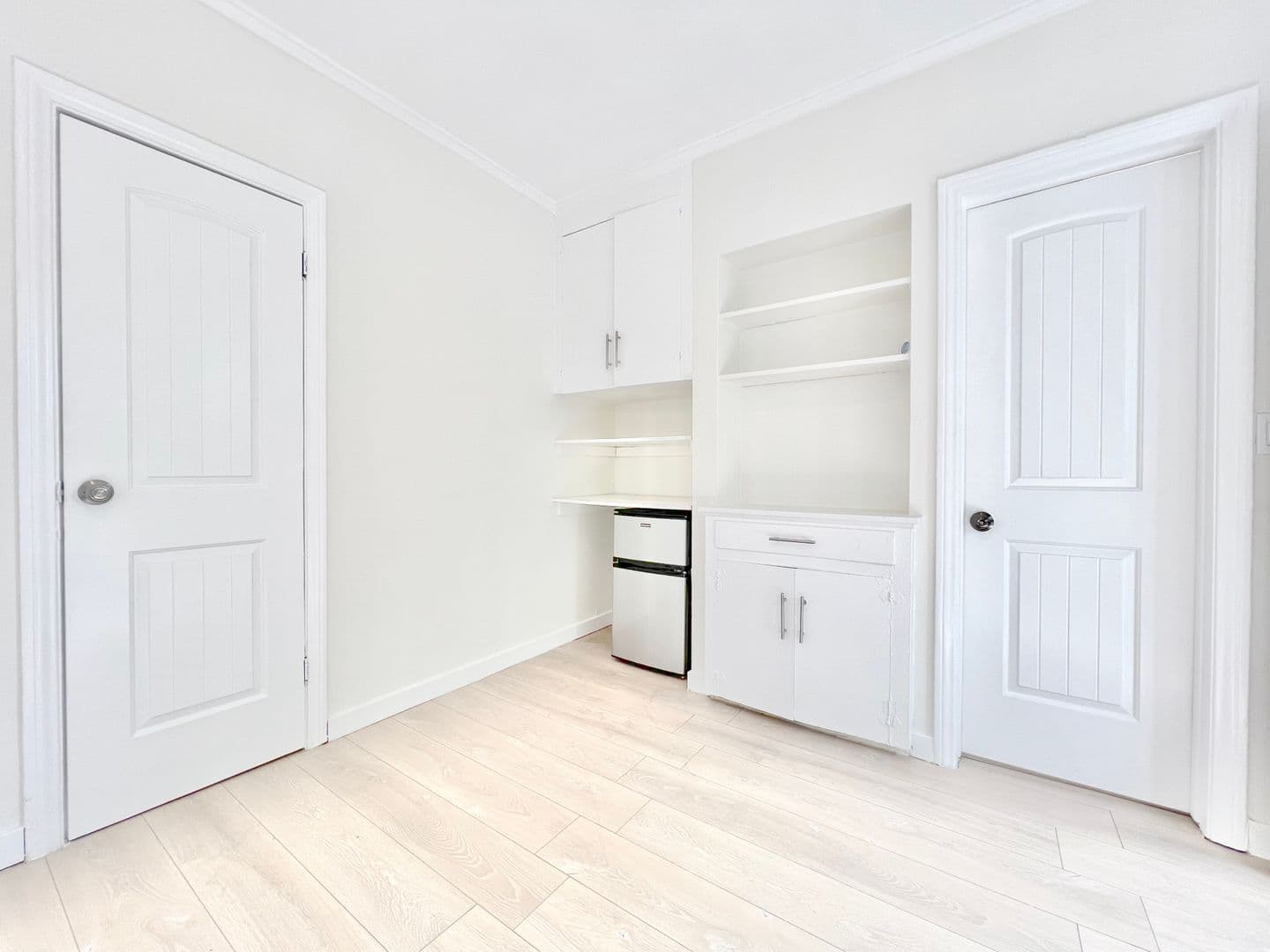 Los Angeles Apartment: 1301 N. Stanley Ave