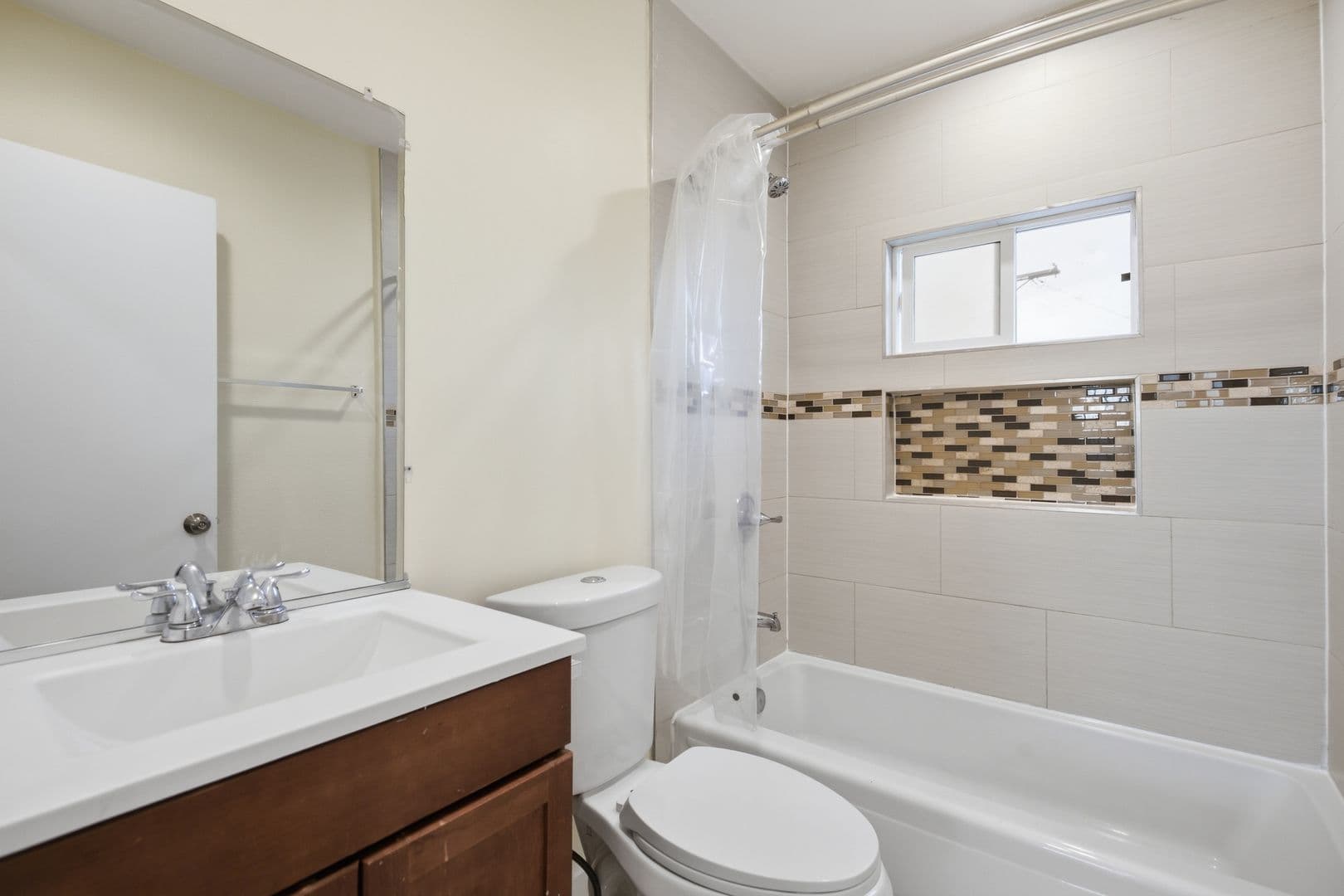 Los Angeles Apartment: 8910 S Avalon Blvd