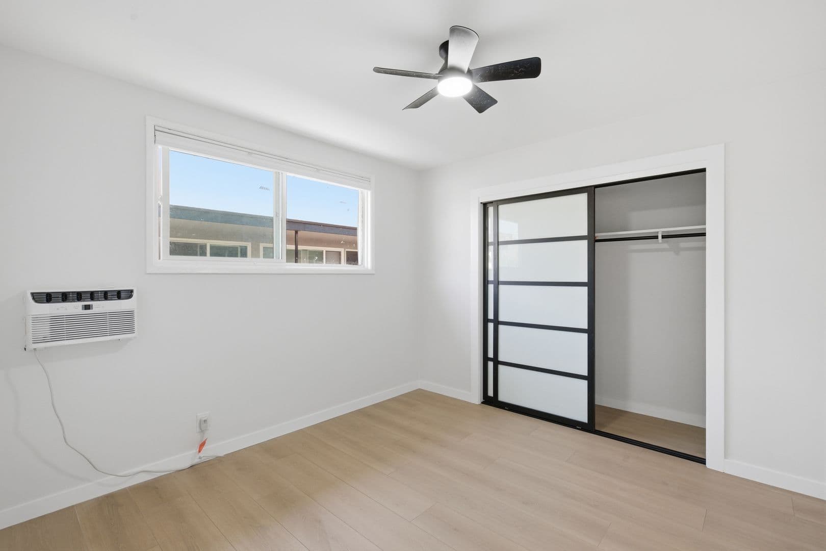 Sherman Oaks Apartment: 14620-14626 Magnolia Blvd