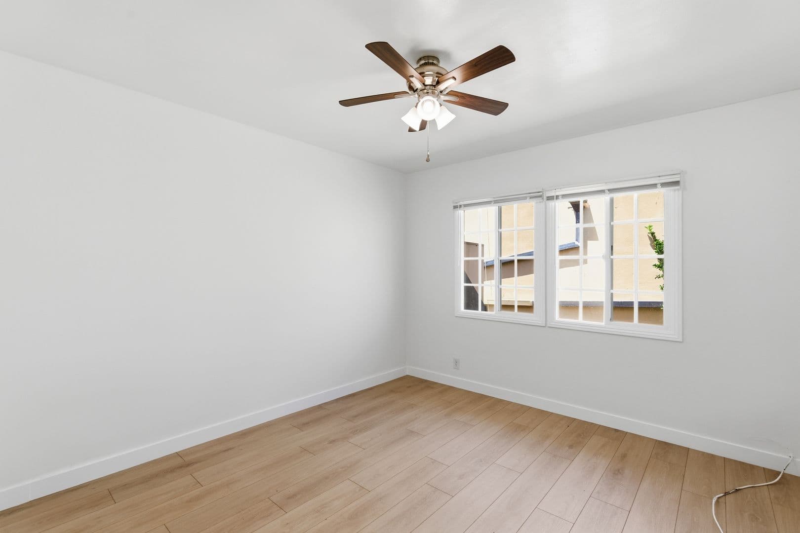 Canoga Park Apartment: 7249 Alabama Avenue
