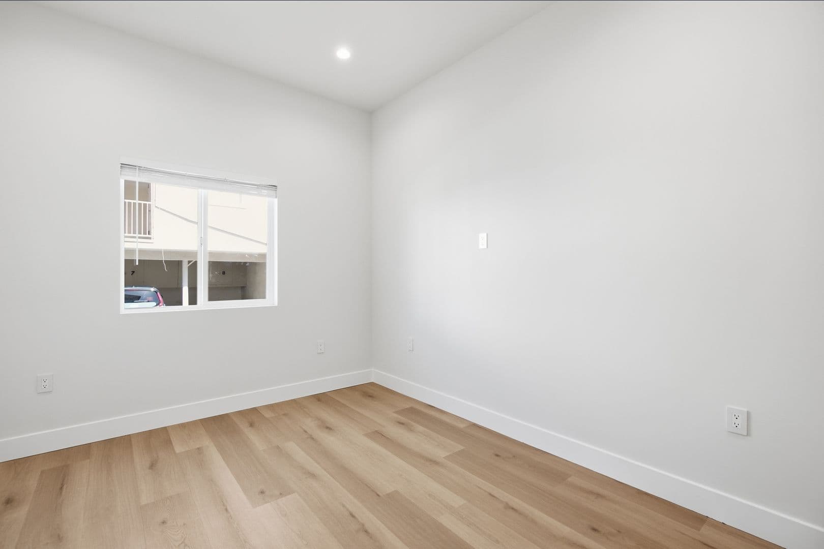 Sherman Oaks Apartment: 14007 Moorpark Street