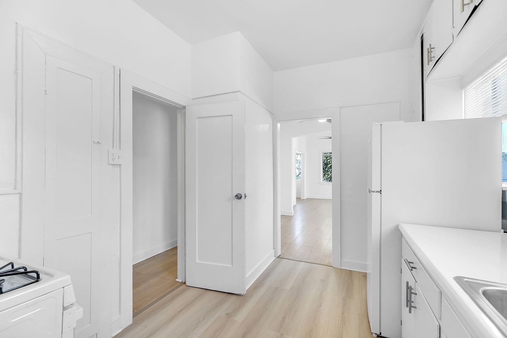 Los Angeles Apartment: 1524 E. 52nd Street