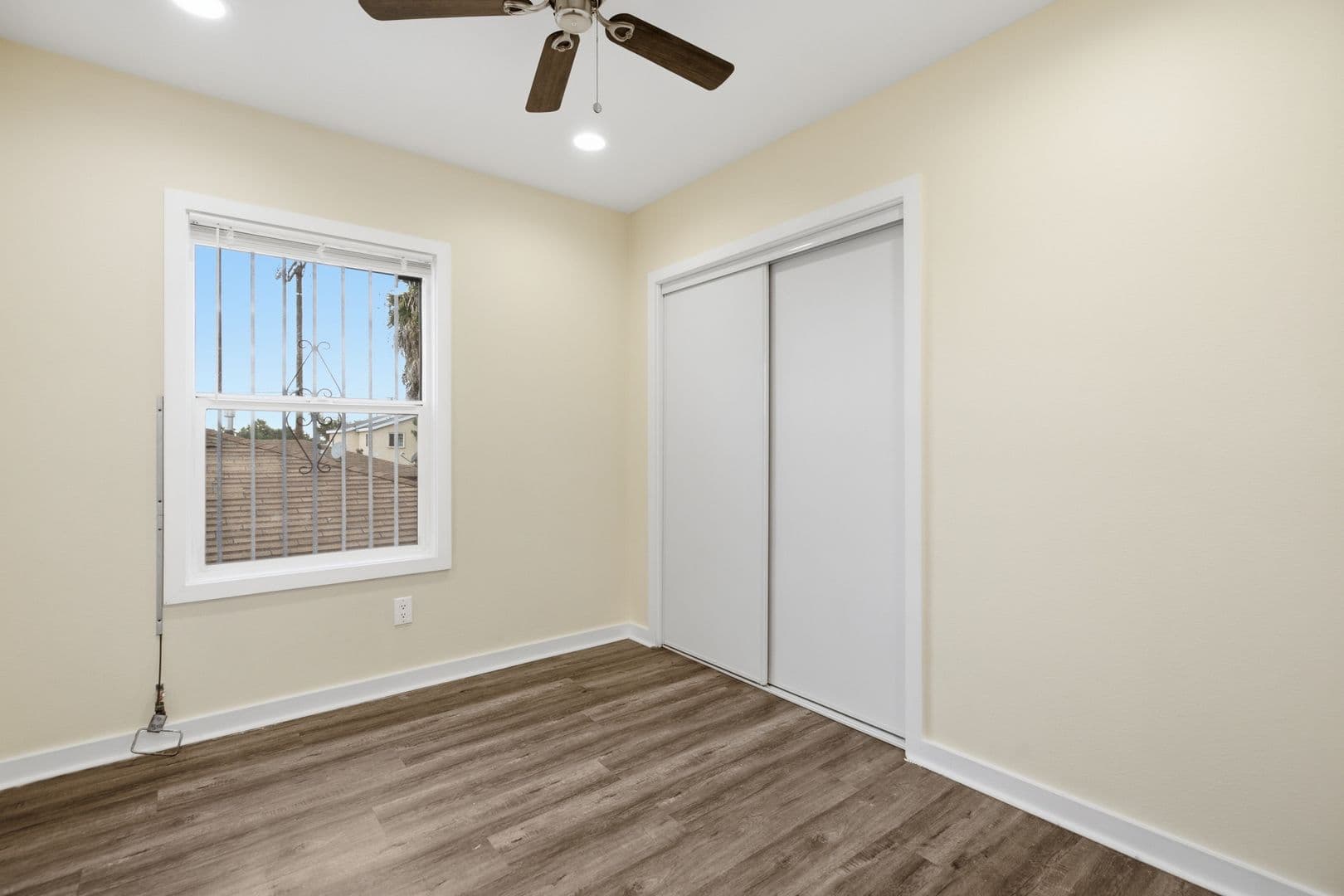Los Angeles Apartment: 8910 S Avalon Blvd