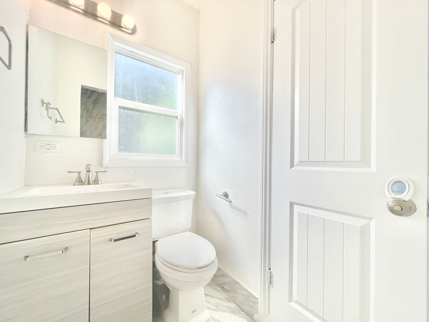Los Angeles Apartment: 1301 N. Stanley Ave