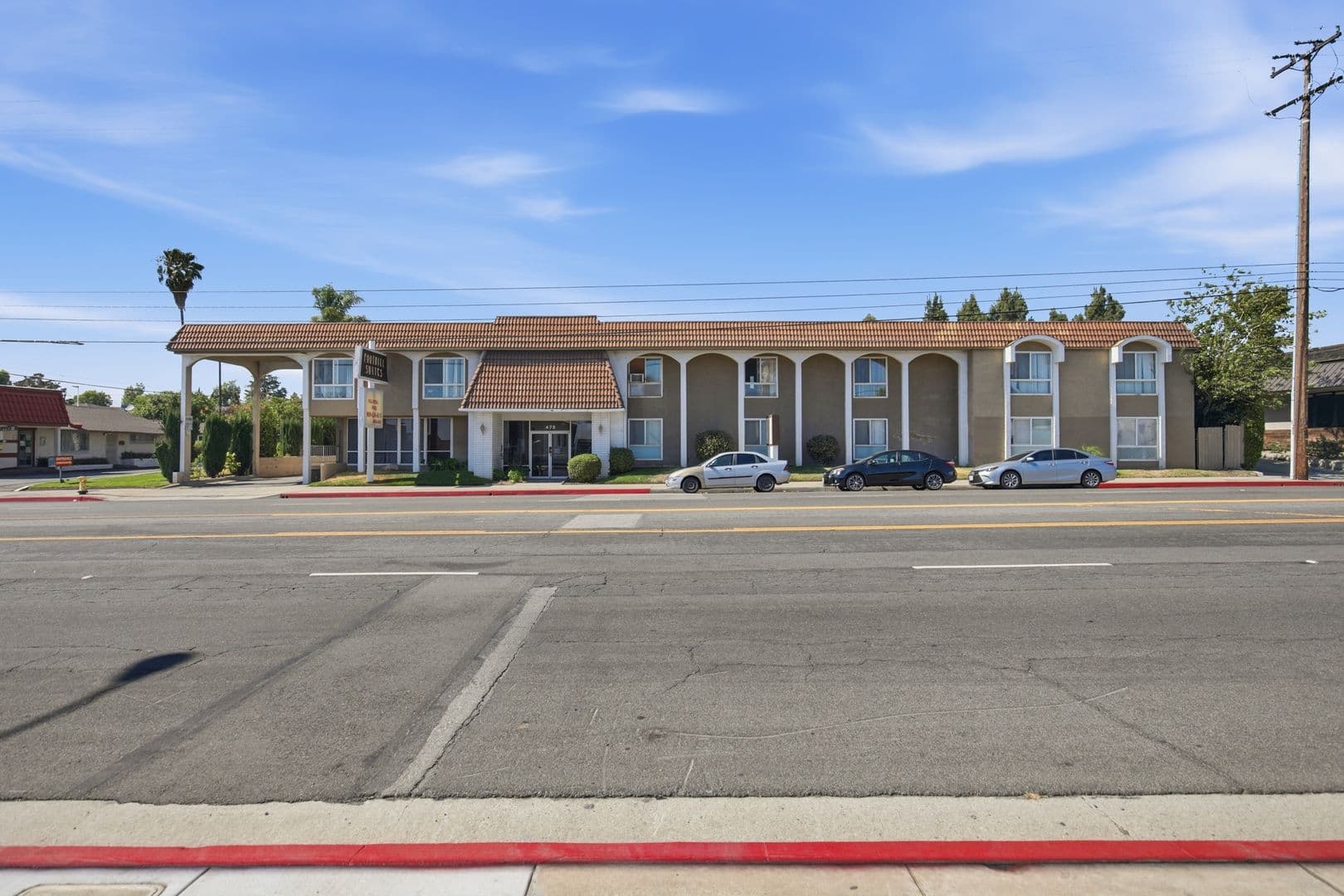 Pomona Apartment: 475 E Foothill Blvd