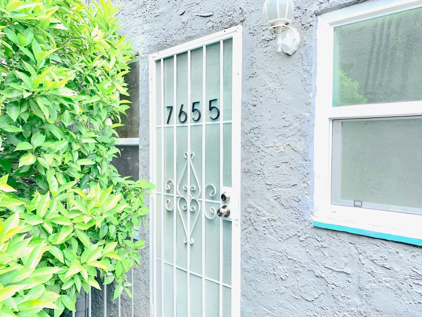 Los Angeles Apartment: 1301 N. Stanley Ave