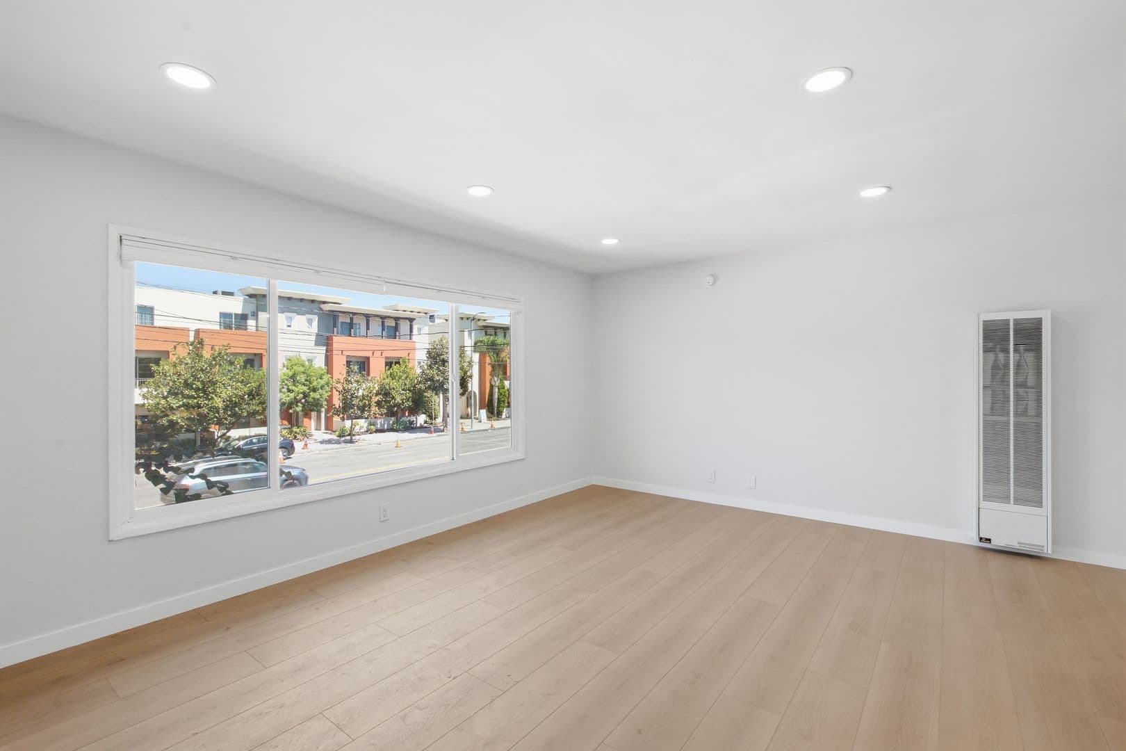 Sherman Oaks Apartment: 14620-14626 Magnolia Blvd