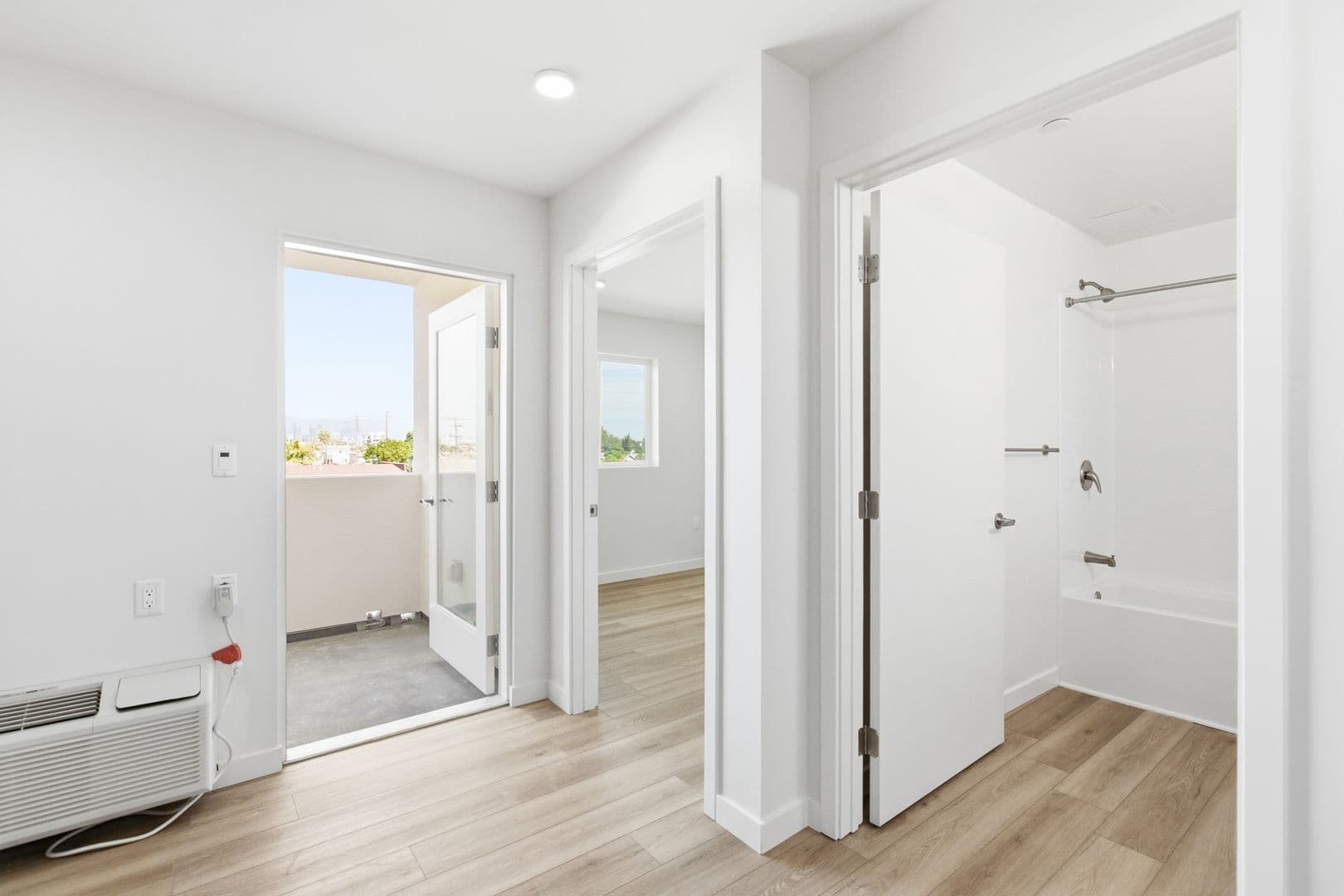 Los Angeles Apartment: 7655 San Pedro Street