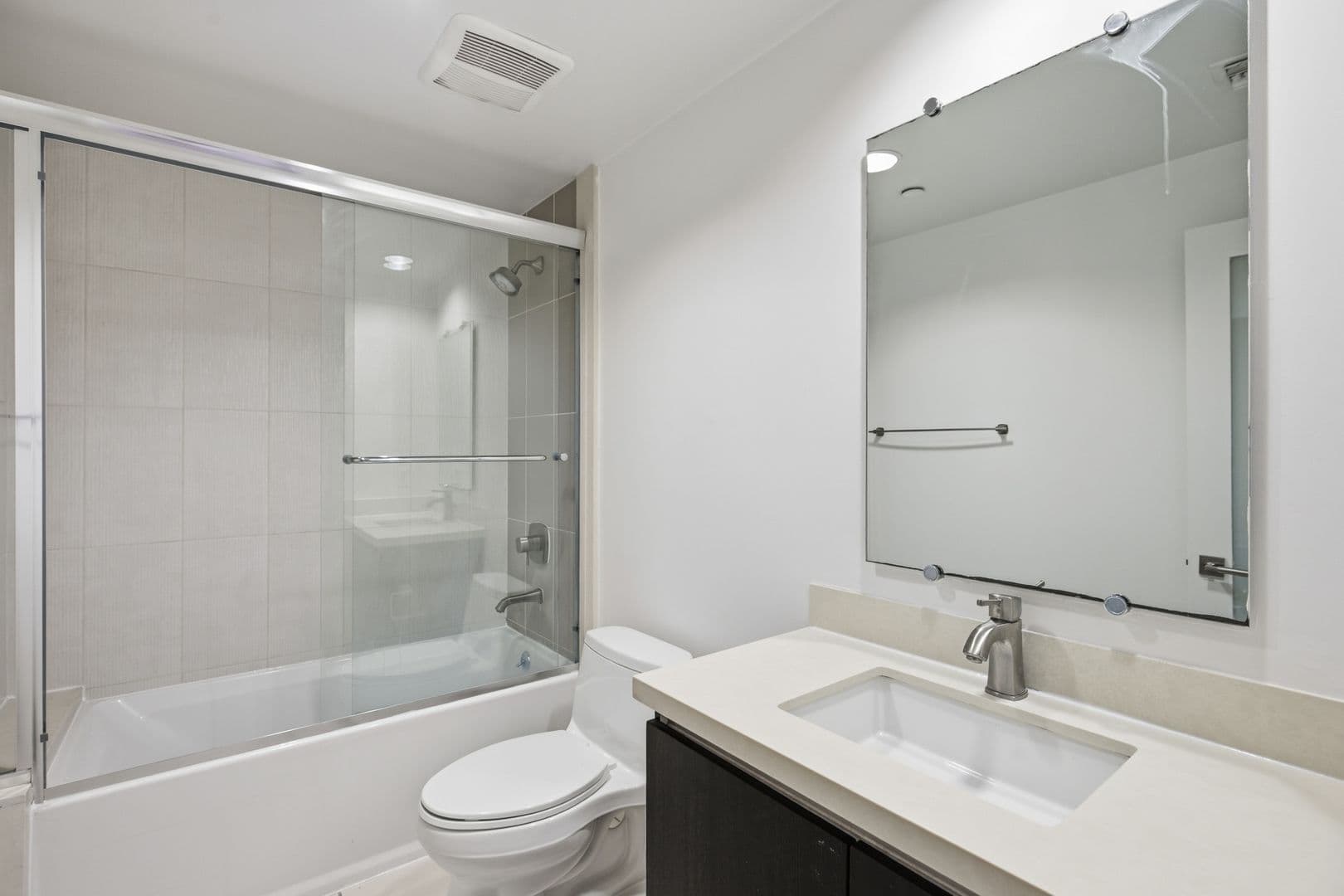 Los Angeles Apartment: 843 N Fuller Avenue