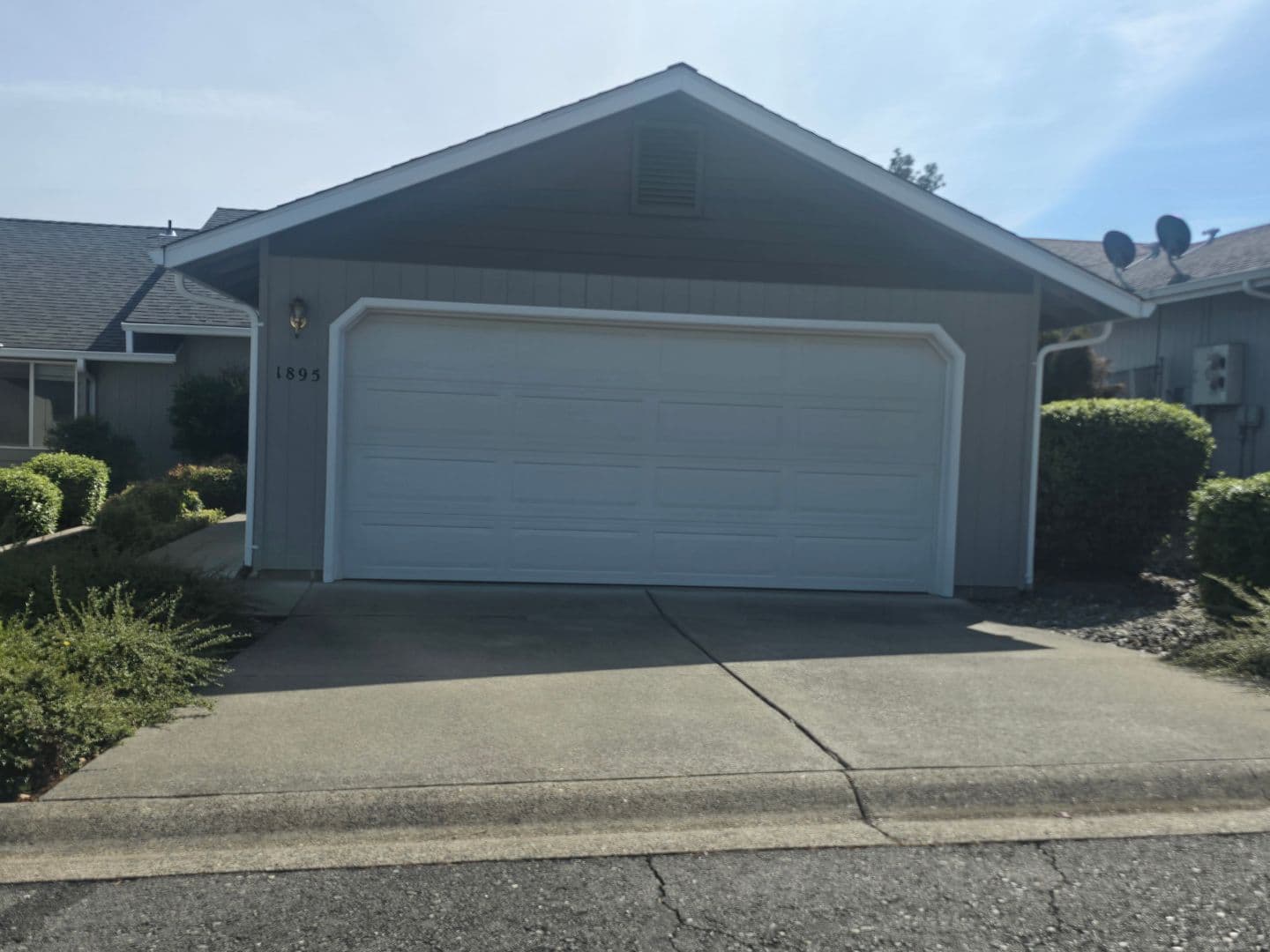 Grants Pass Apartment: 1151 Willow Lane