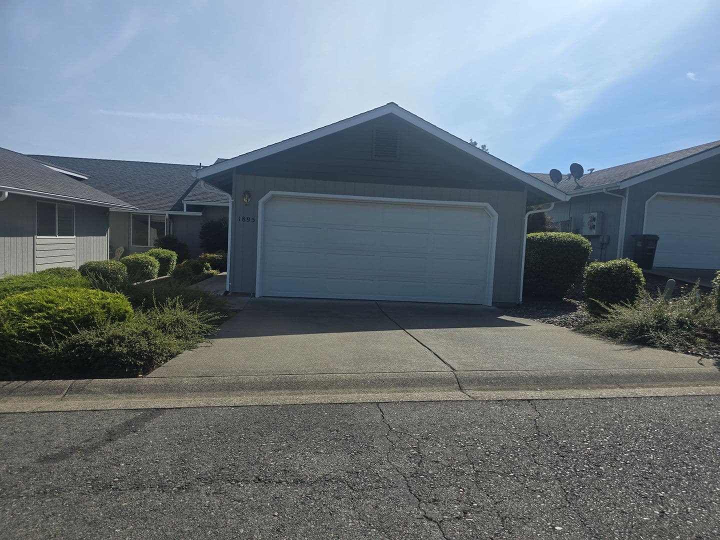 Grants Pass Apartment: 1151 Willow Lane